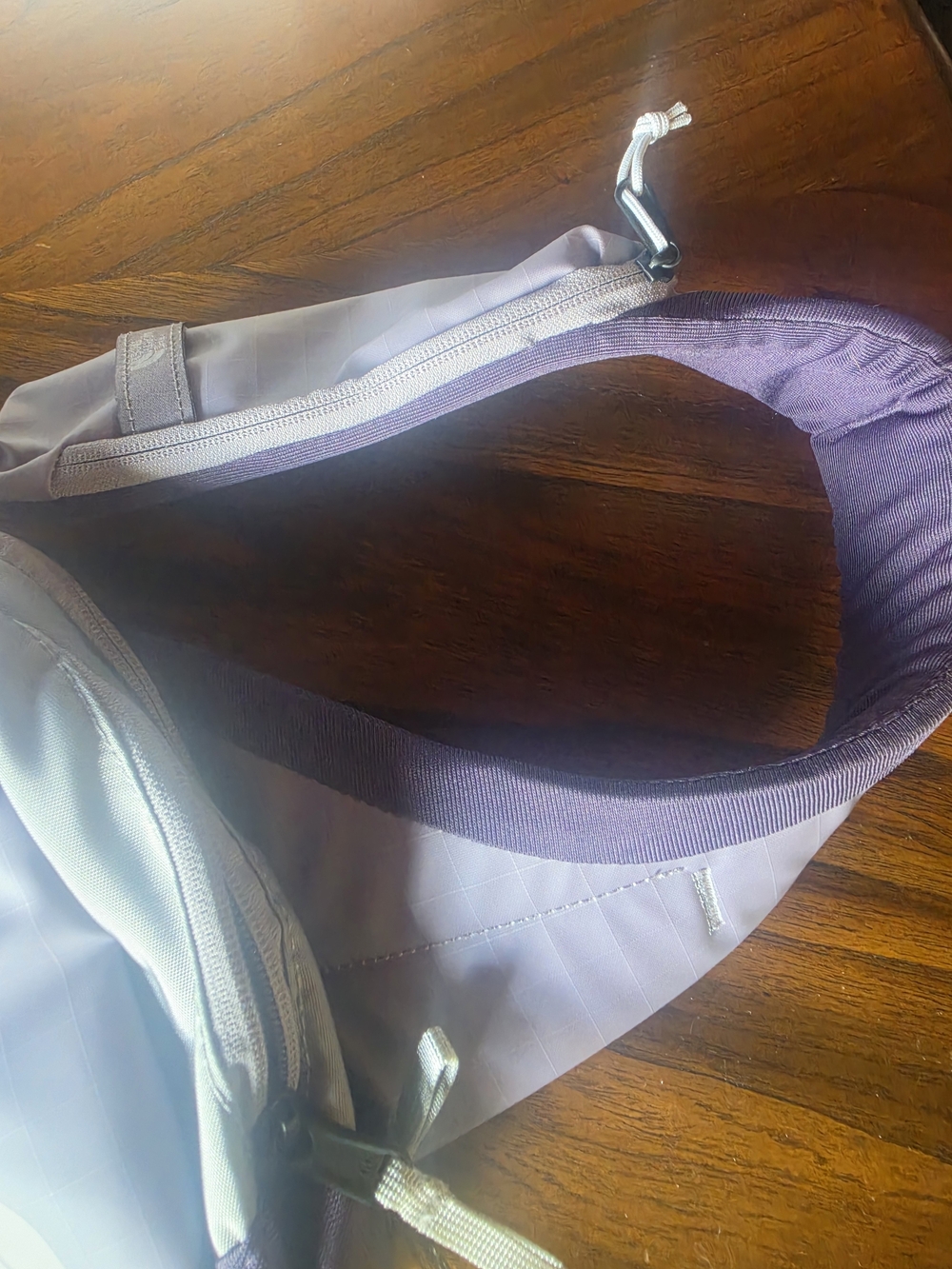 The North Face Men's Lilac ENDLESS DUSK Crossbody Sling Bag - UNUSED - Picture 6 of 16